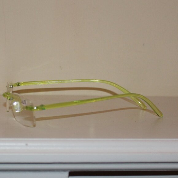 Ron's Optical Women's Reading Glasses +0.75 - Picture 2 of 6